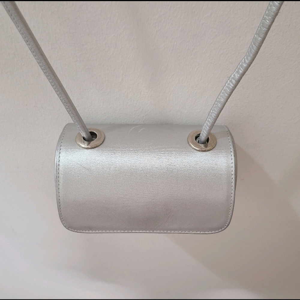 Stuart Weitzman VINTAGE Silver Satin Round Crossbody Bag with Leather Strap - Picture 3 of 14